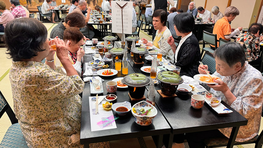 お楽しみの夕食会